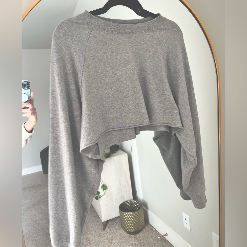 Alo Cropped Pullover